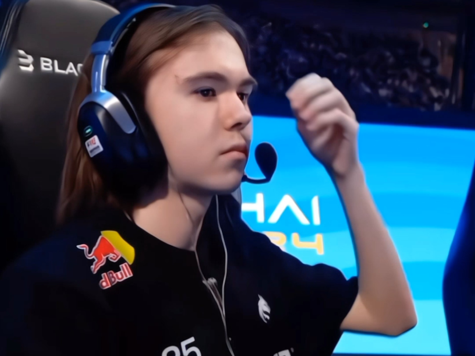 在主场以2 在主场以2