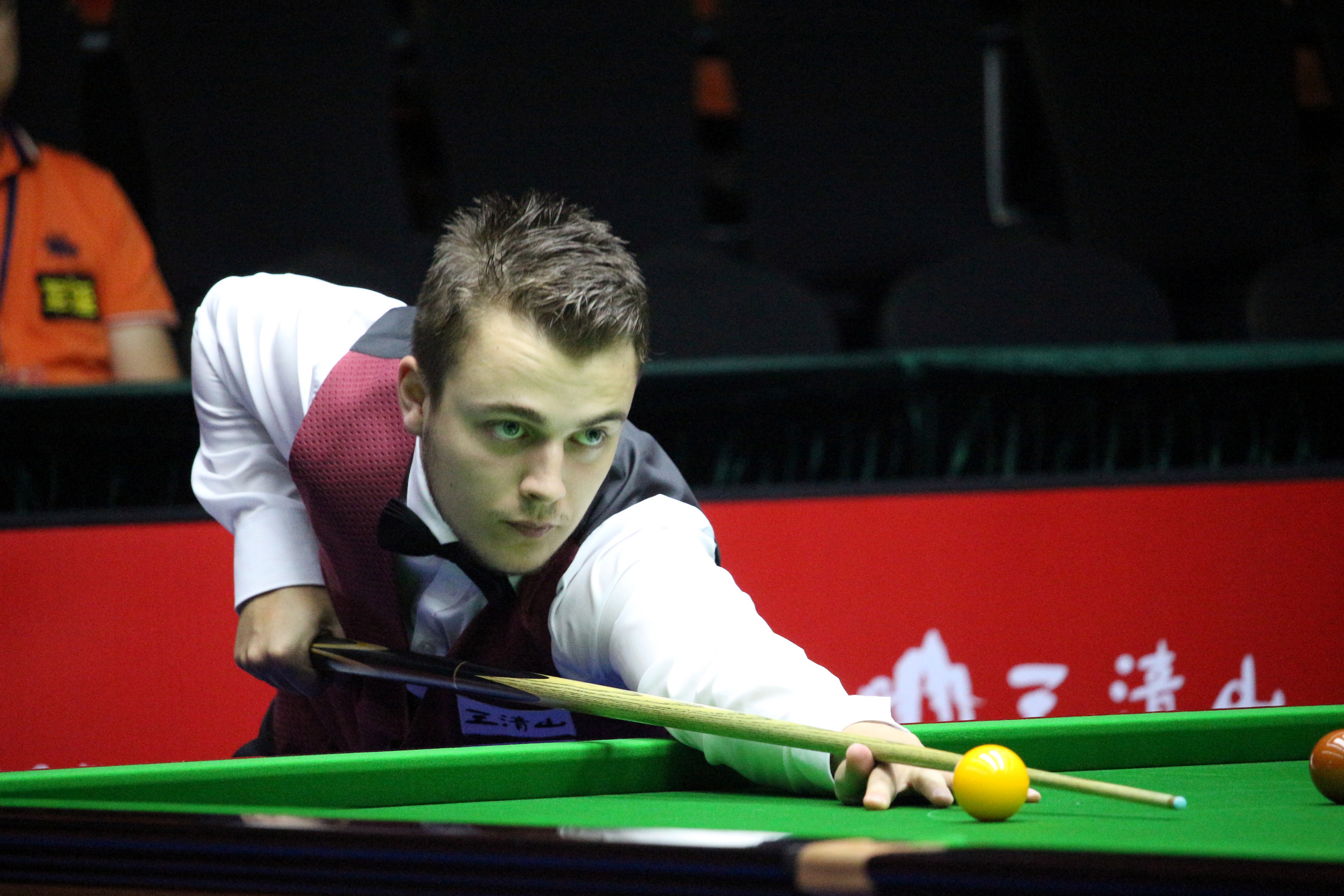 板与赛后采 板与赛后采